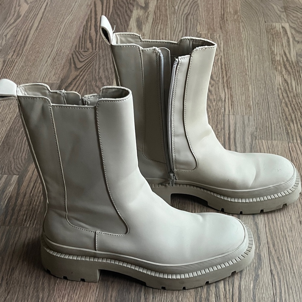 Zara Cream Lace-Up Chunky Sole Boots